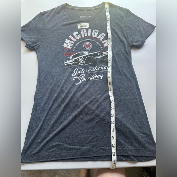 NASCAR Michigan International Speedway Women’s Blue Graphic Tee Size L NWT - Picture 5 of 8